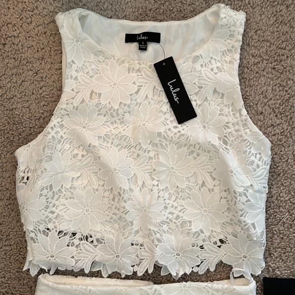 Never worn!! Bridal- Two piece white lace set - Picture 2 of 4
